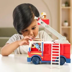 FAMOSA Coleccionables Y Mini Mundos*Bluey - Camión de bomberos con figuras