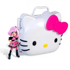 FAMOSA Muñecas*Cafetería de Hello Kitty