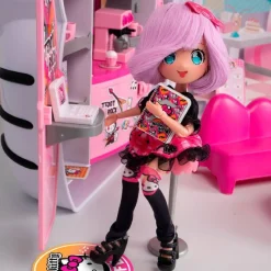 FAMOSA Muñecas*Cafetería de Hello Kitty