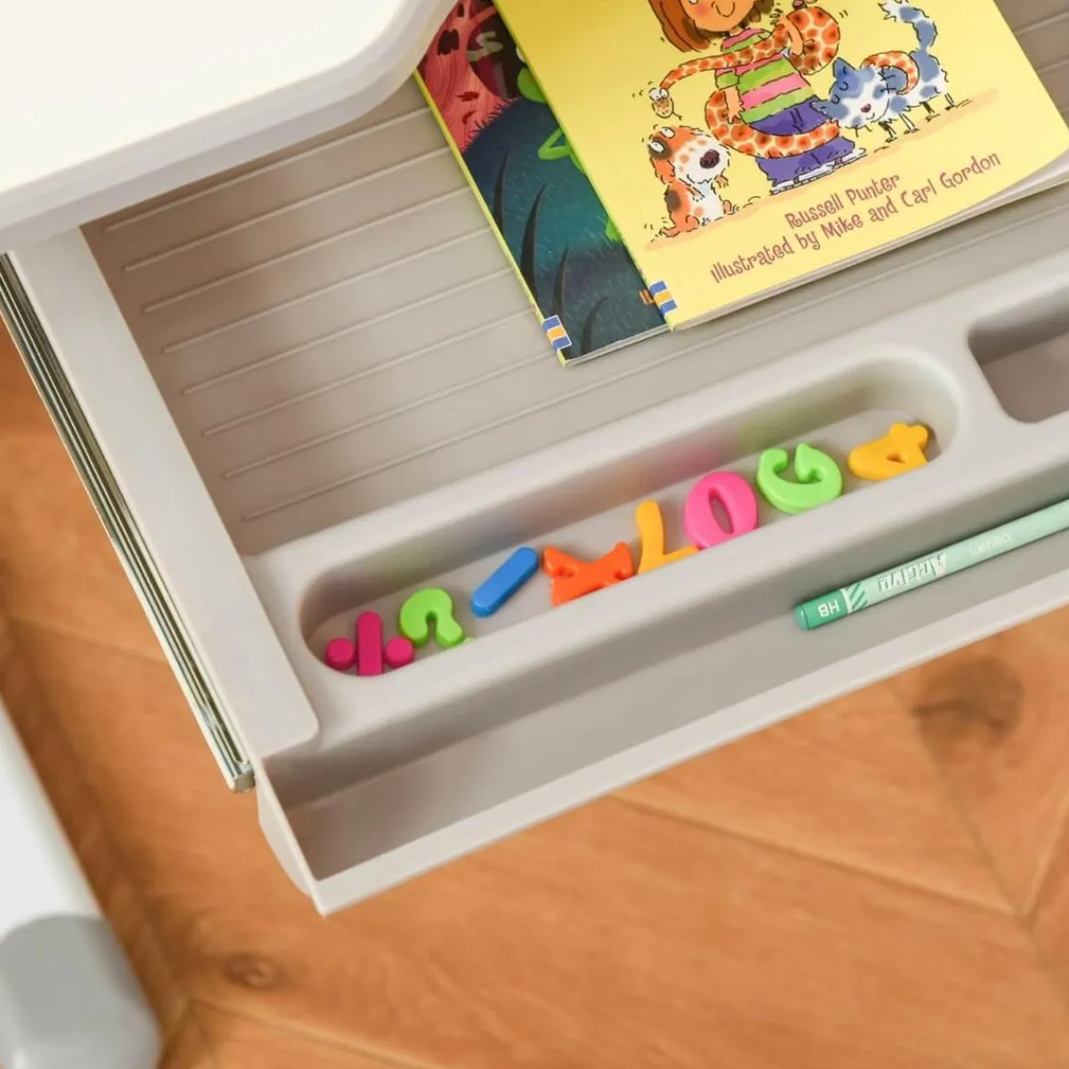 Homcom Estilo De Vida*- Conjunto Pupitre reclinable + Silla Gris con lámpara