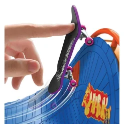 MATTEL Vehículos Y Circuitos*- Parque de skate con monopatín de juguete y zapatillas para dedos ㅤ