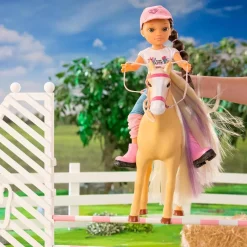 NANCY Muñecas*- Muñeca articulada con caballo y accesorios de cuidado ㅤ