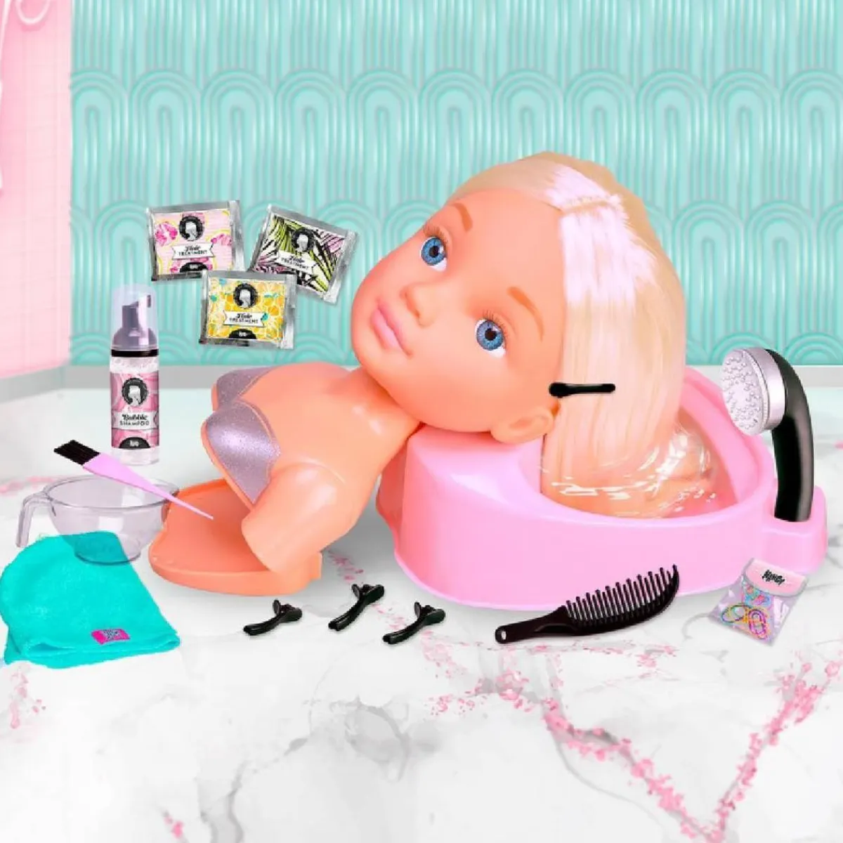 FAMOSA Muñecas*Nancy, Salon de Peluquería - Rubia