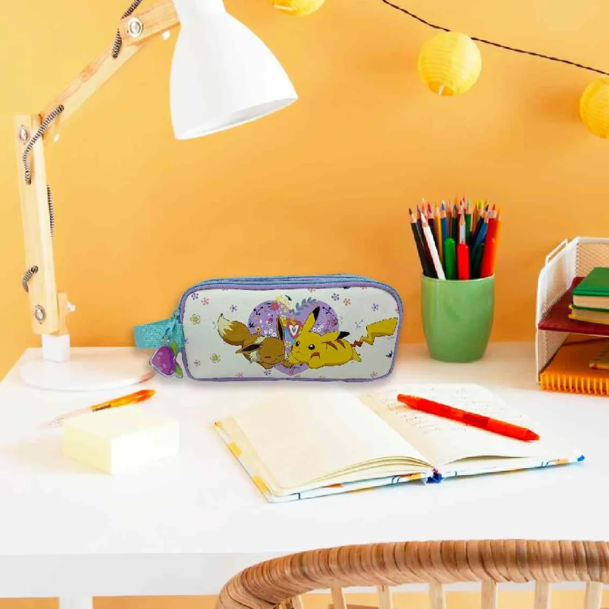 C Y P BRANDS Material Escolar*Pokémon - Portatodo triple - Colección Flowers